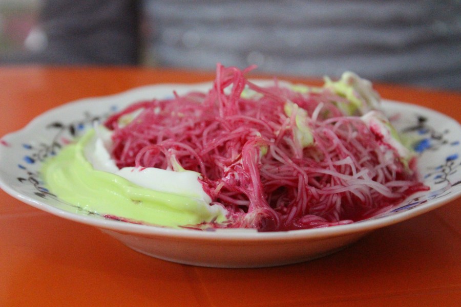 Some weird Kurdish desert with funky vermicelli-type sweet noodles. And odd flavor - I haven't decided whether I like it or not.