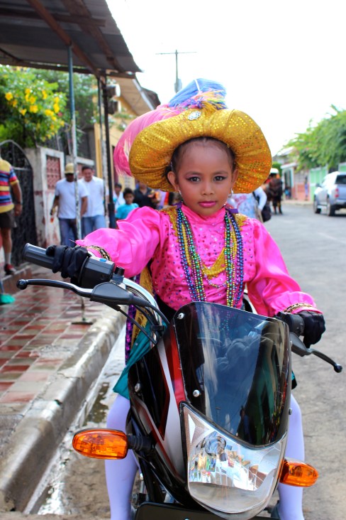 Una diablita, preparing to head home.